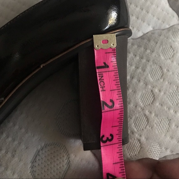 Shoes - Picture 4 of 4